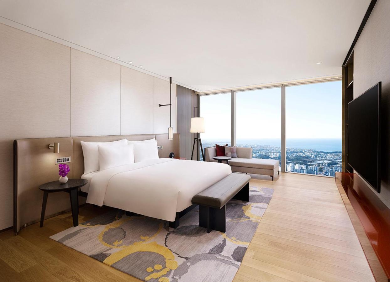 Corner King Suite